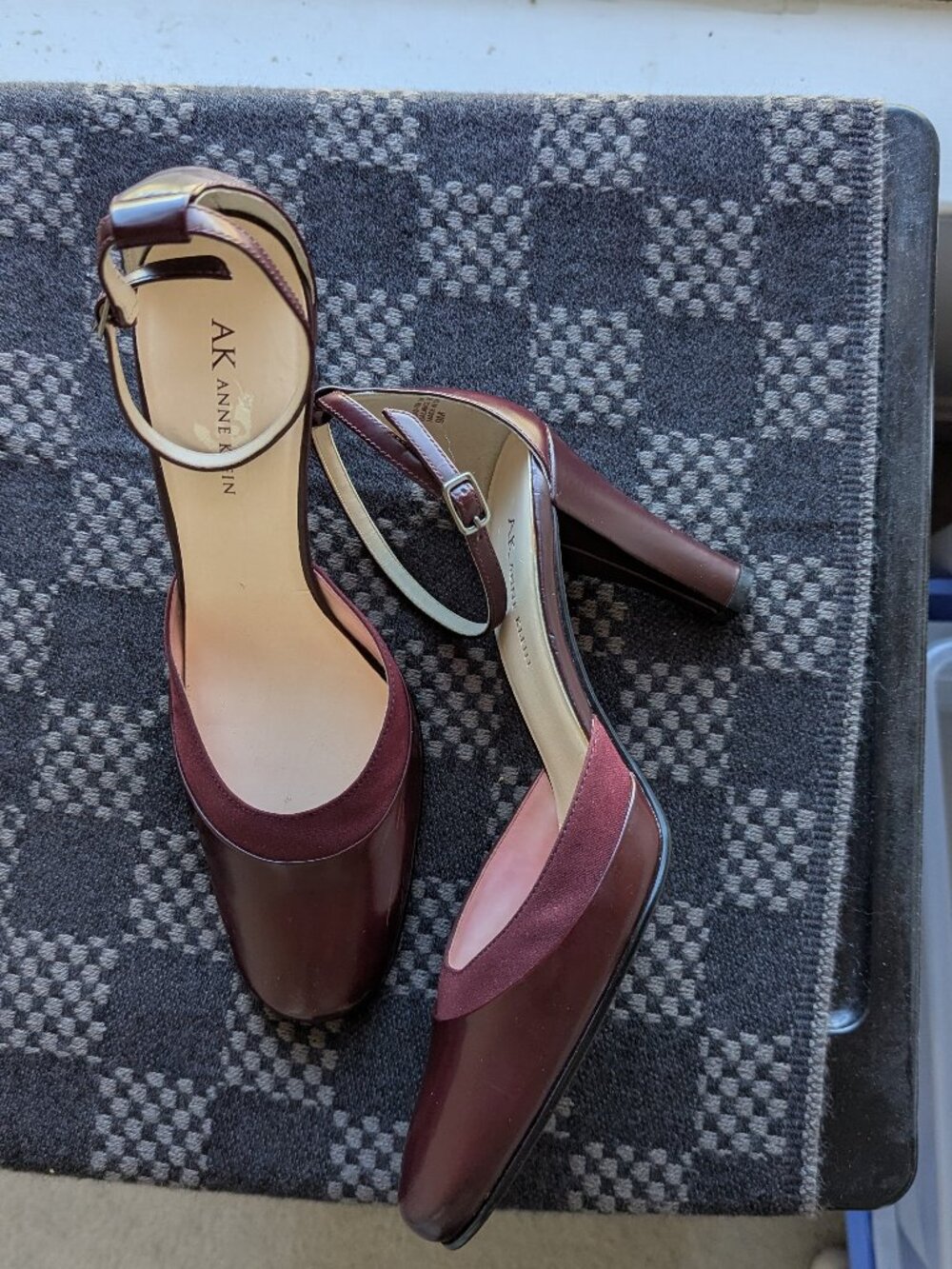 Anne Klein pumps Size 9 -Burgundy/Wine color trending for 2026!